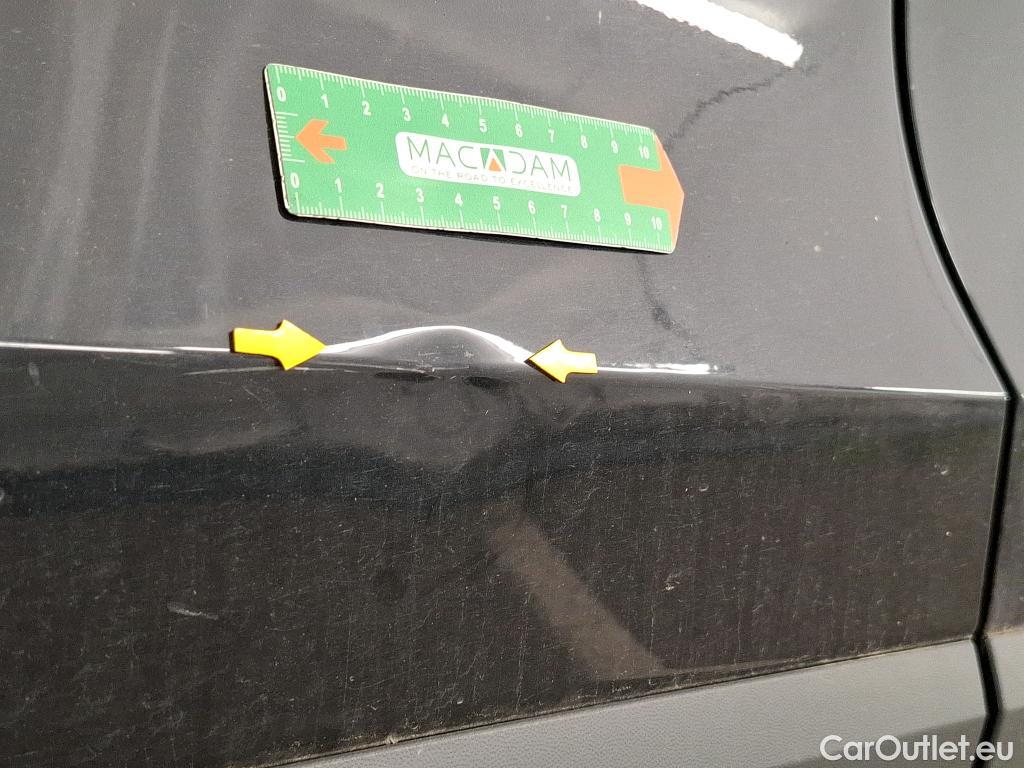  Volkswagen  Tiguan VOLKSWAGEN  / 2023 / 5P / SUV 2.0 TDI 150 DSG7 LIFE PLUS #2