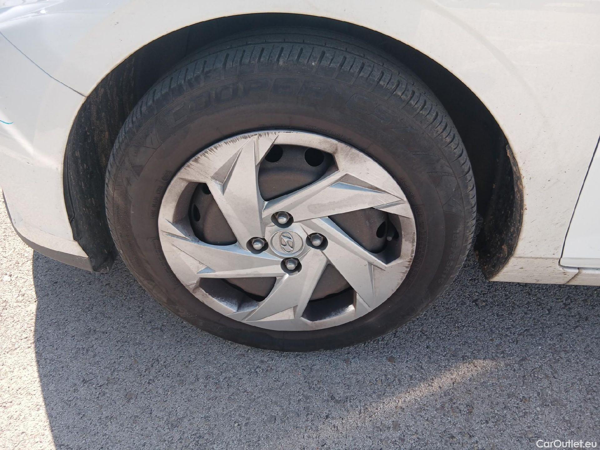  Hyundai  i20 HYUNDAI  / 2020 / 5P / berlina con portón 1.0 TGDI 74kW (100CV) 48V Essence #13