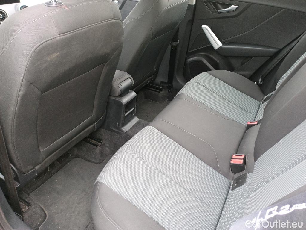  Audi  Q2 AUDI  / 2016 / 5P / todoterreno Design 30 TFSI 85kW (116CV) #4