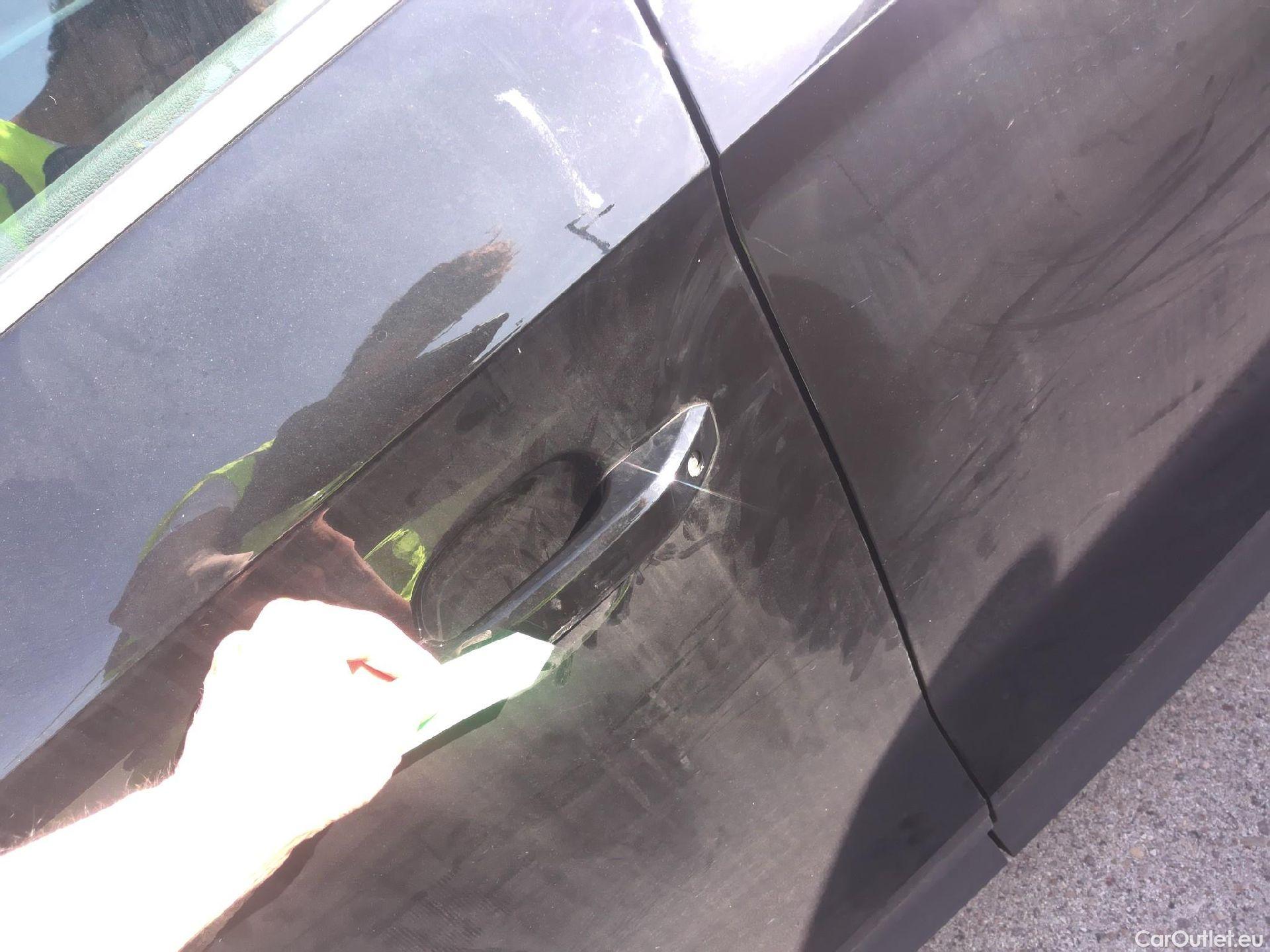  Audi  Q5 AUDI  / 2016 / 5P / todoterreno Advanced 2.0 TDI 110kW (150CV) #9