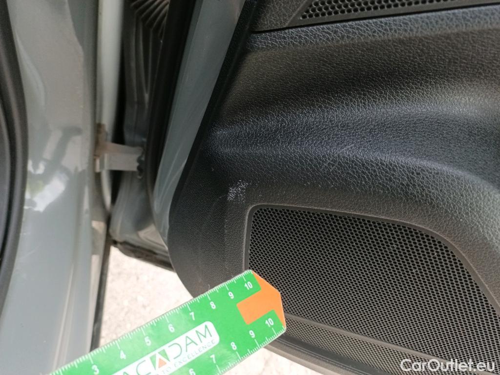  Audi  Q2 AUDI  / 2016 / 5P / todoterreno Design 30 TFSI 85kW (116CV) #10