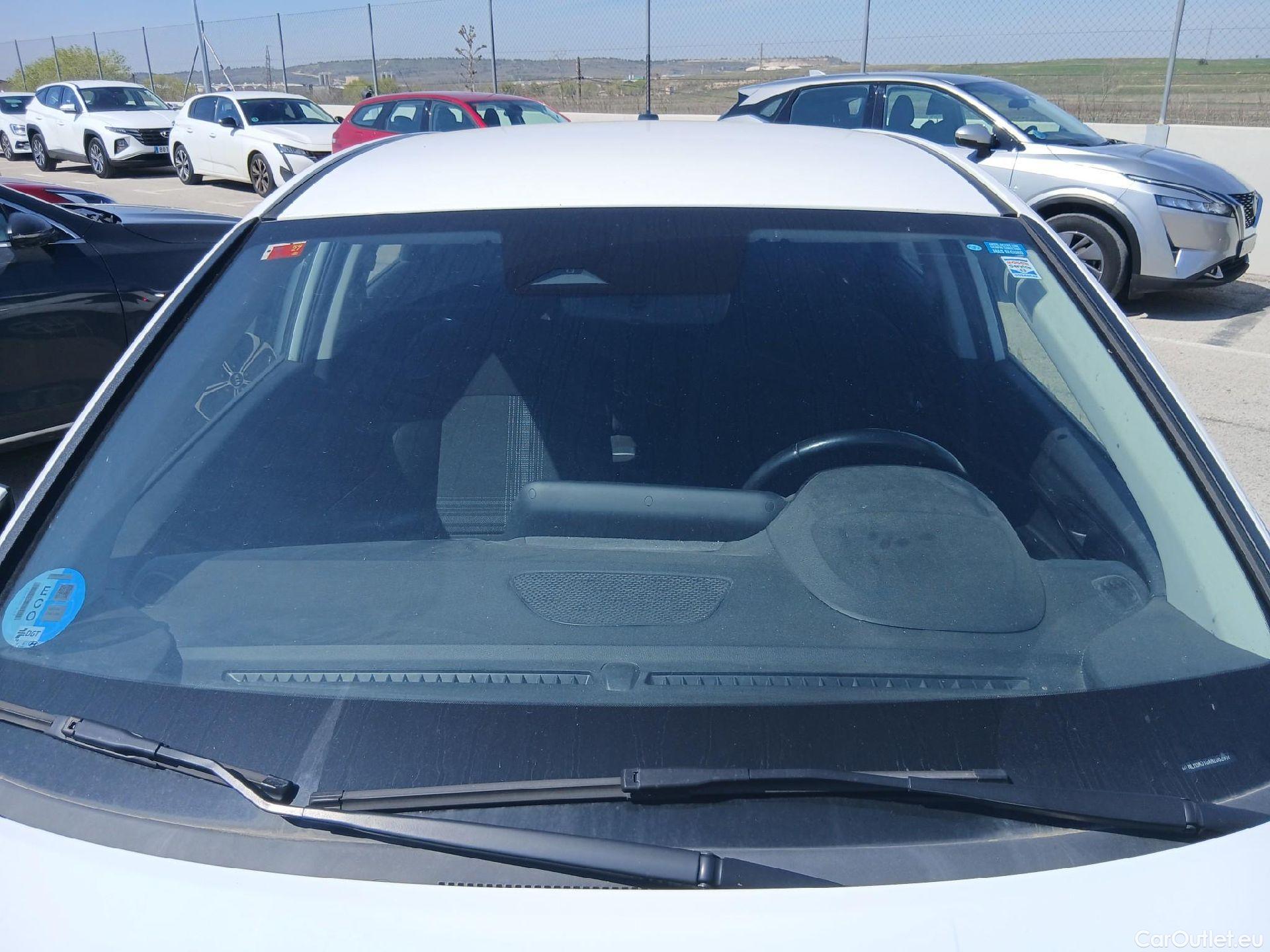  Hyundai  i20 HYUNDAI  / 2020 / 5P / berlina con portón 1.0 TGDI 74kW (100CV) 48V Essence #2