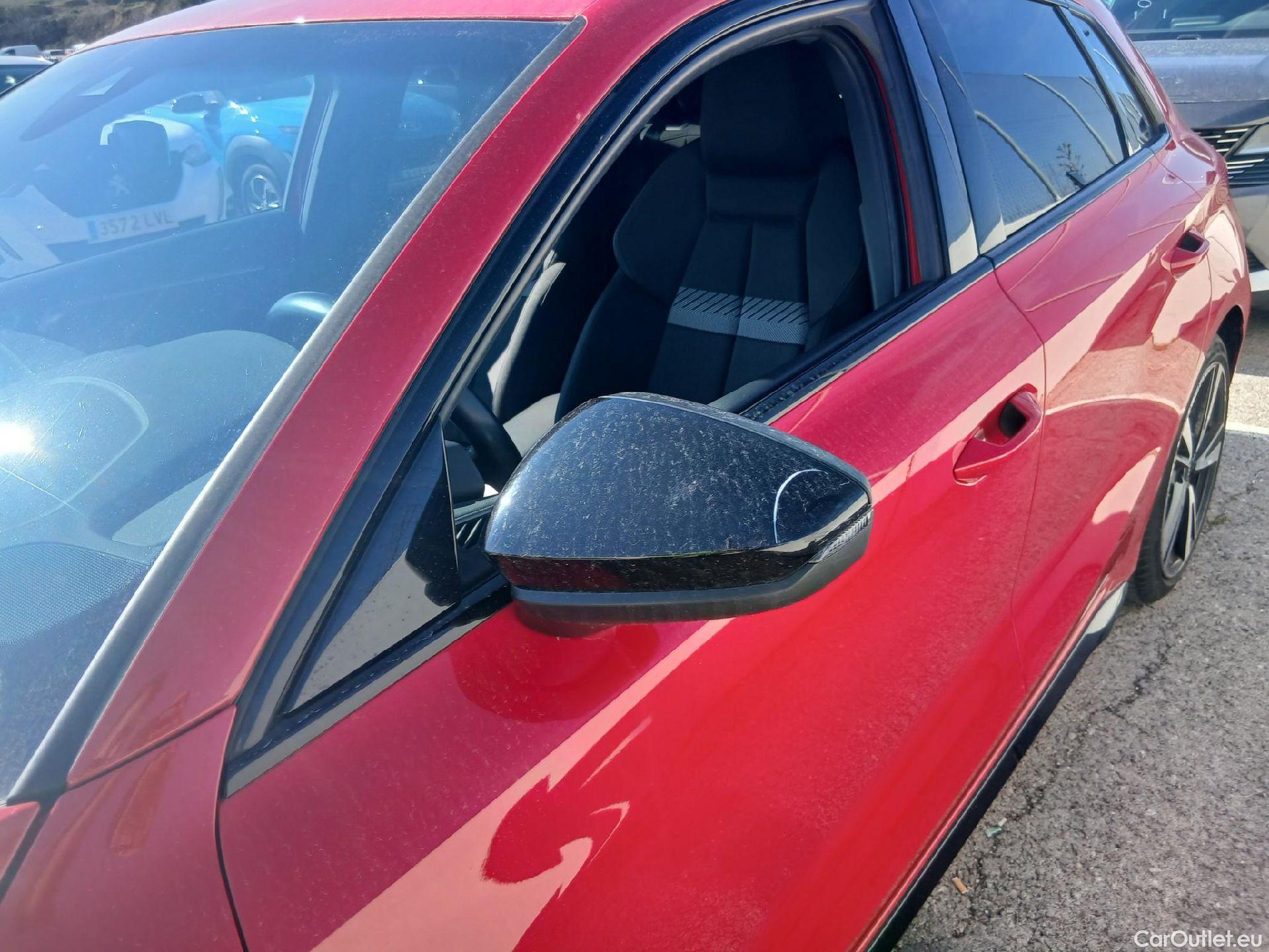  Audi  A3 AUDI  / 2020 / 5P / berlina con portón Sportback Black line 35 TDI 110kW S tron #12