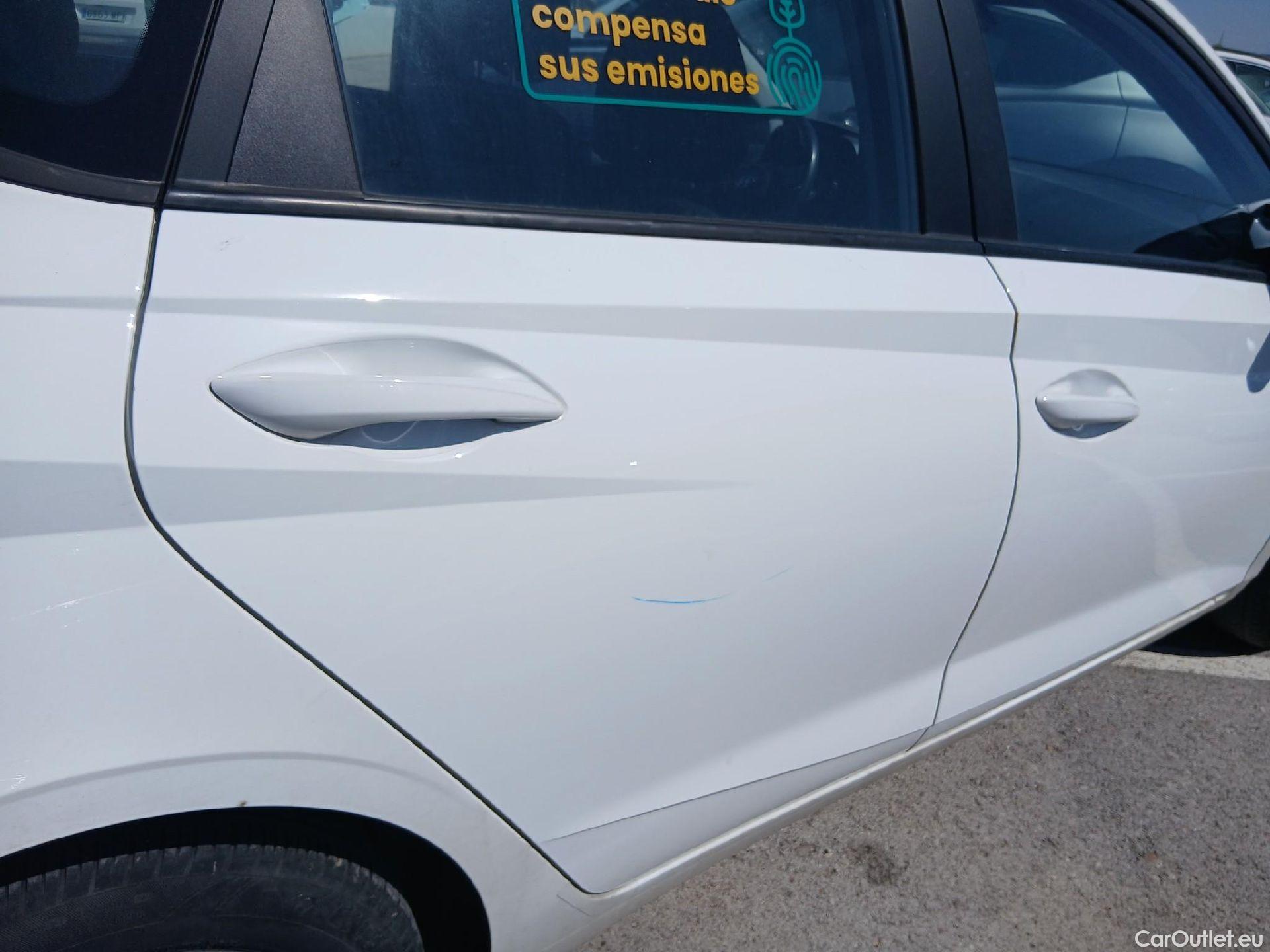  Hyundai  i20 HYUNDAI  / 2020 / 5P / berlina con portón 1.0 TGDI 74kW (100CV) 48V Essence #39