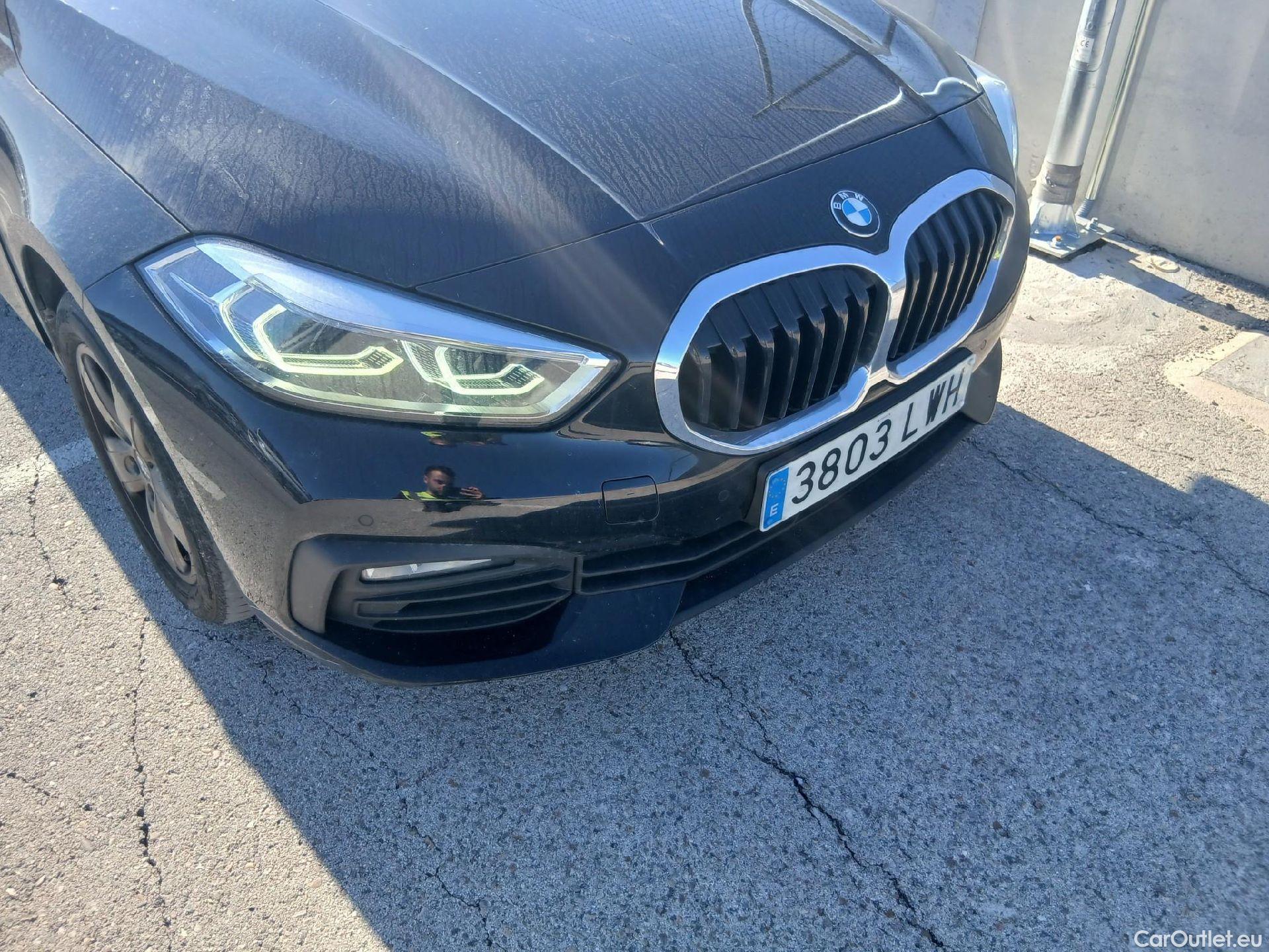  Bmw  Serie 1 BMW  / 2019 / 5P / berlina con portón 118i #1