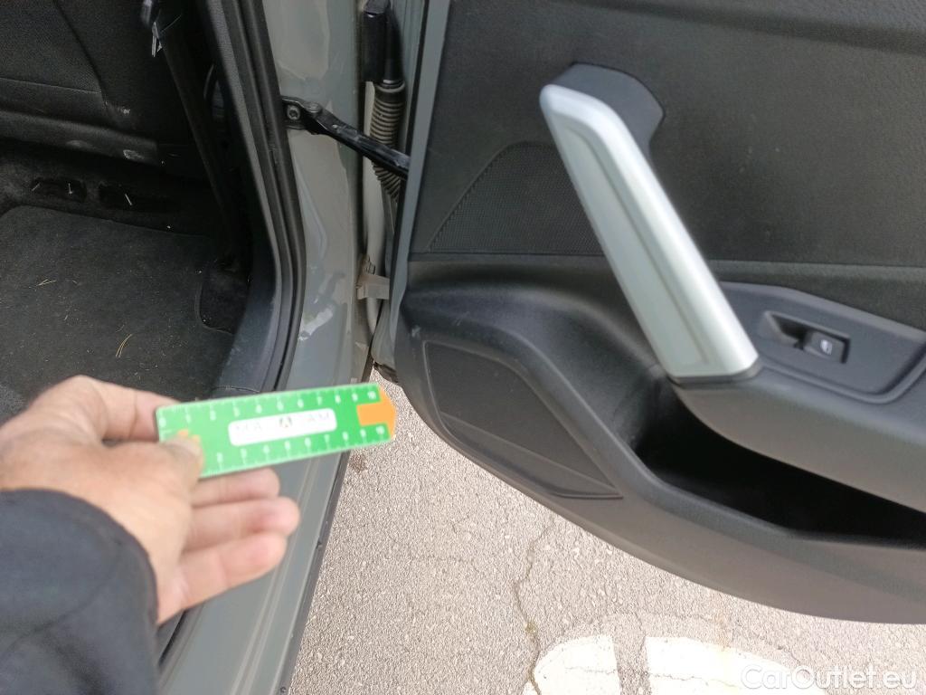  Audi  Q2 AUDI  / 2016 / 5P / todoterreno Design 30 TFSI 85kW (116CV) #9