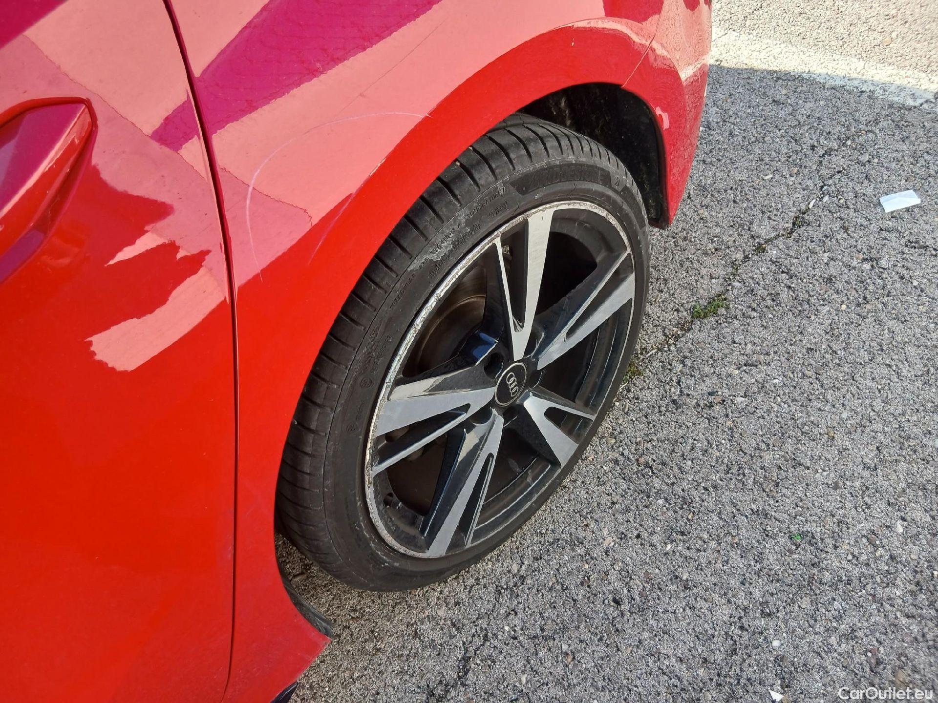  Audi  A3 AUDI  / 2020 / 5P / berlina con portón Sportback Black line 35 TDI 110kW S tron #15