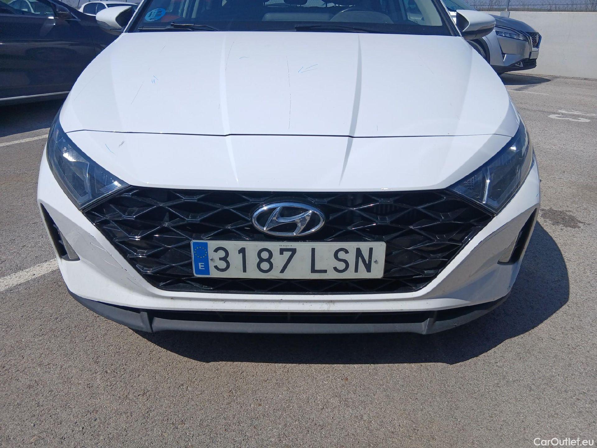  Hyundai  i20 HYUNDAI  / 2020 / 5P / berlina con portón 1.0 TGDI 74kW (100CV) 48V Essence #8