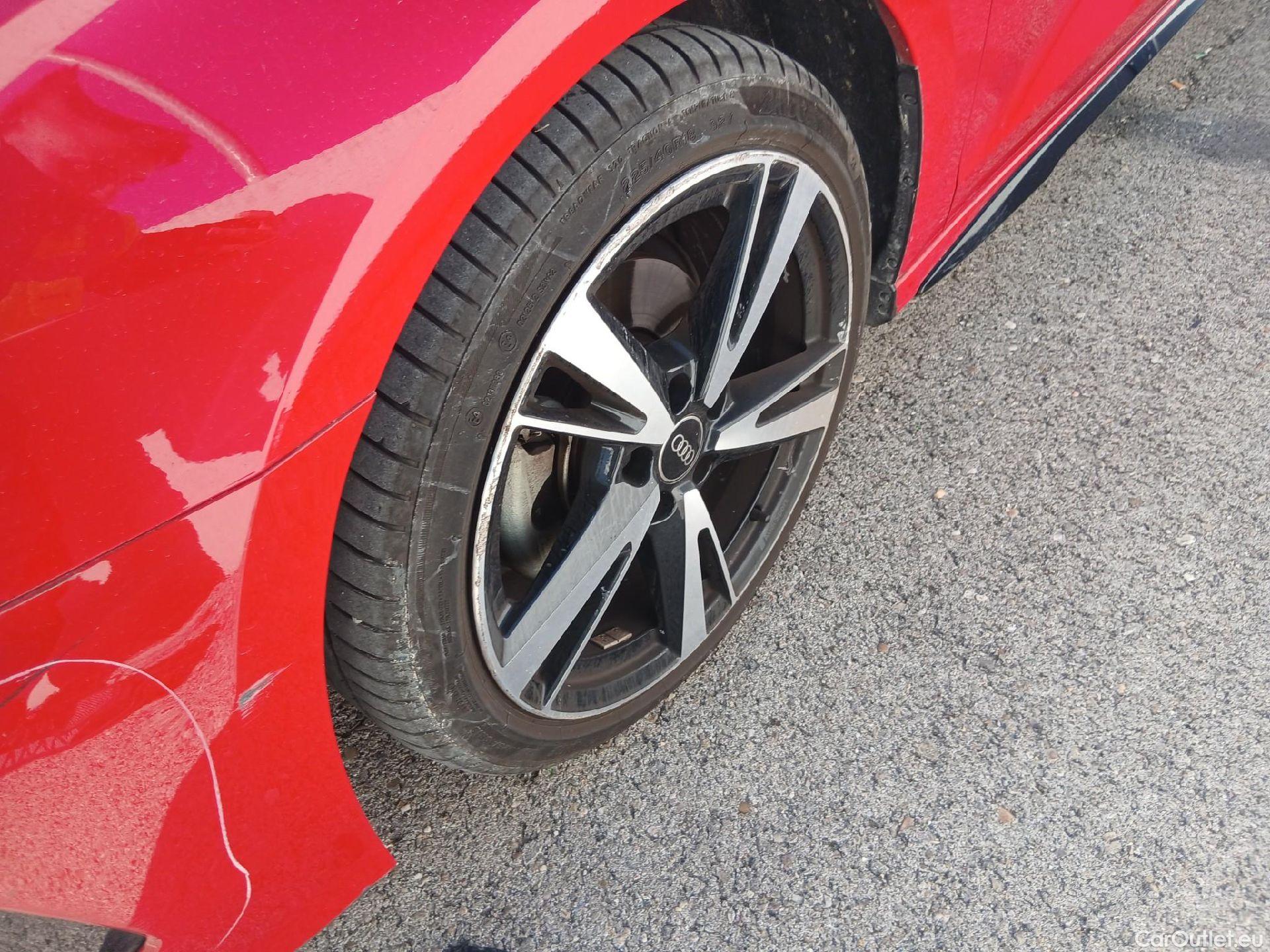  Audi  A3 AUDI  / 2020 / 5P / berlina con portón Sportback Black line 35 TDI 110kW S tron #11