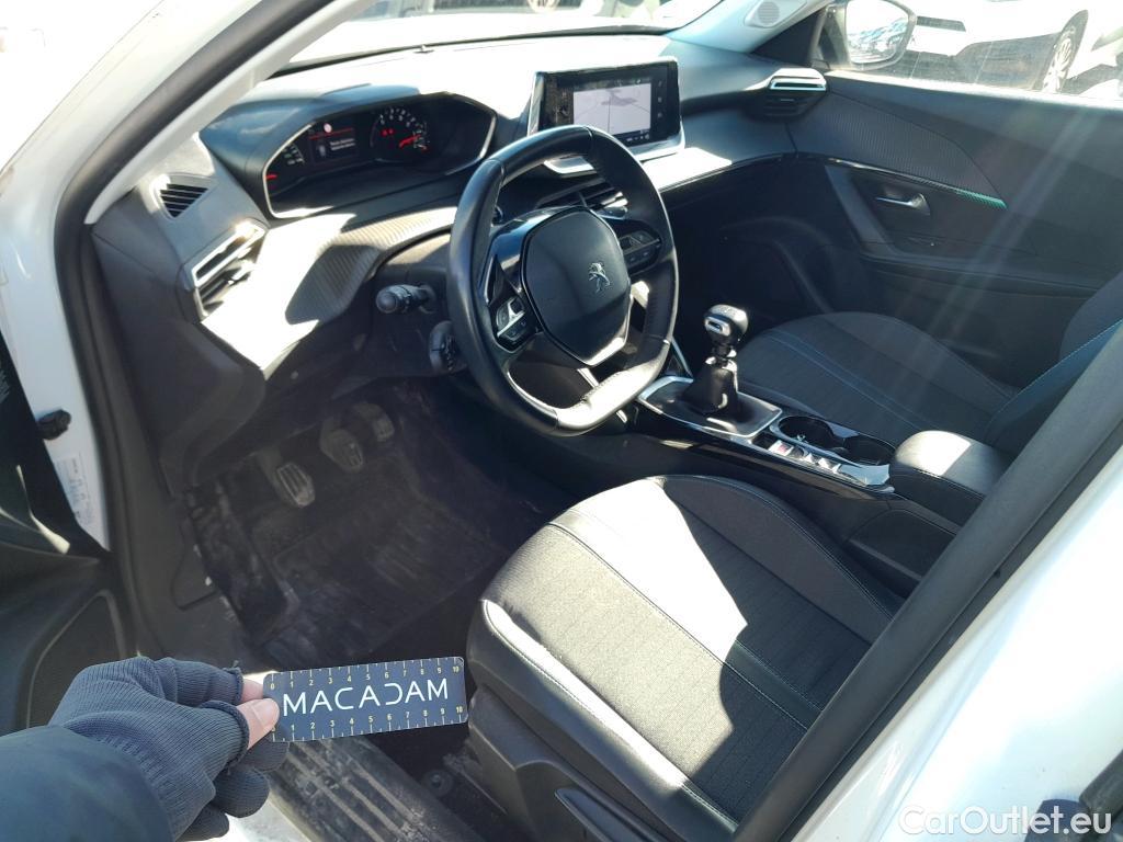  Peugeot  2008 PEUGEOT  / 2019 / 5P / todoterreno Allure BlueHDI 81kW (110CV) #16