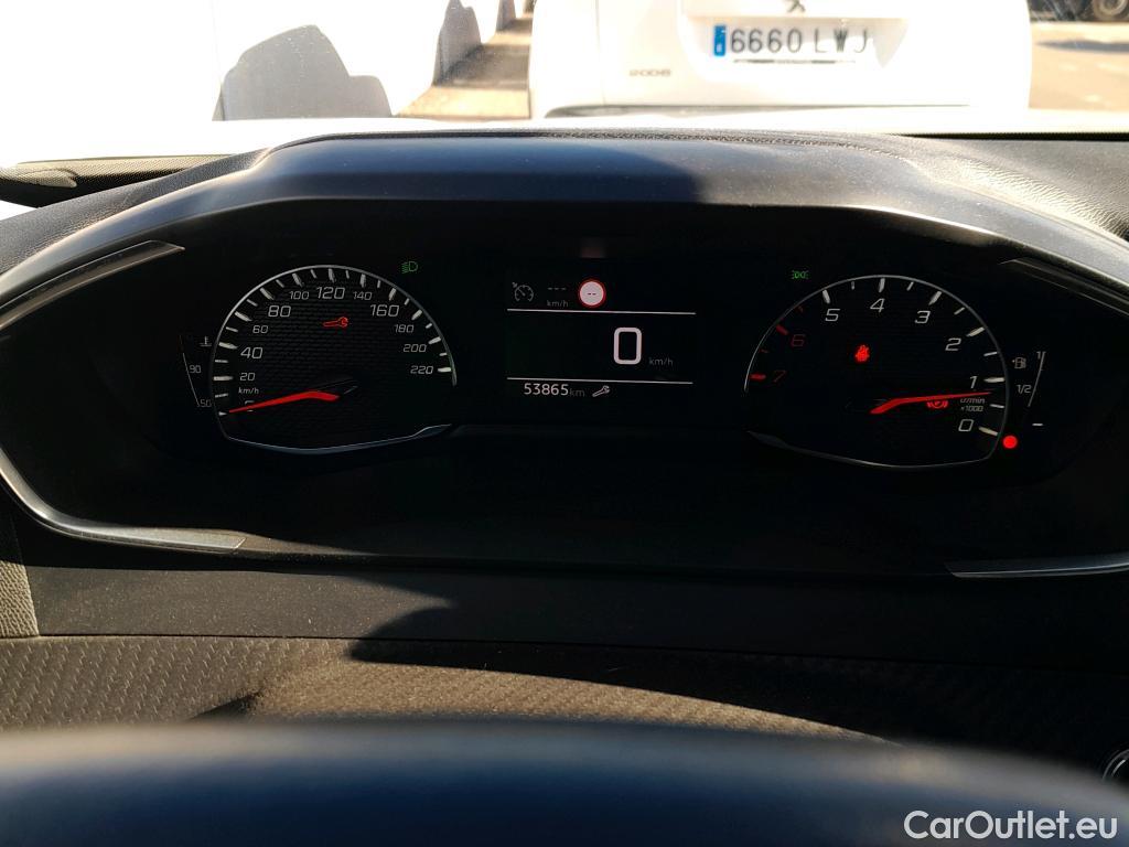  Peugeot  2008 PEUGEOT  / 2019 / 5P / todoterreno Allure BlueHDI 81kW (110CV) #18