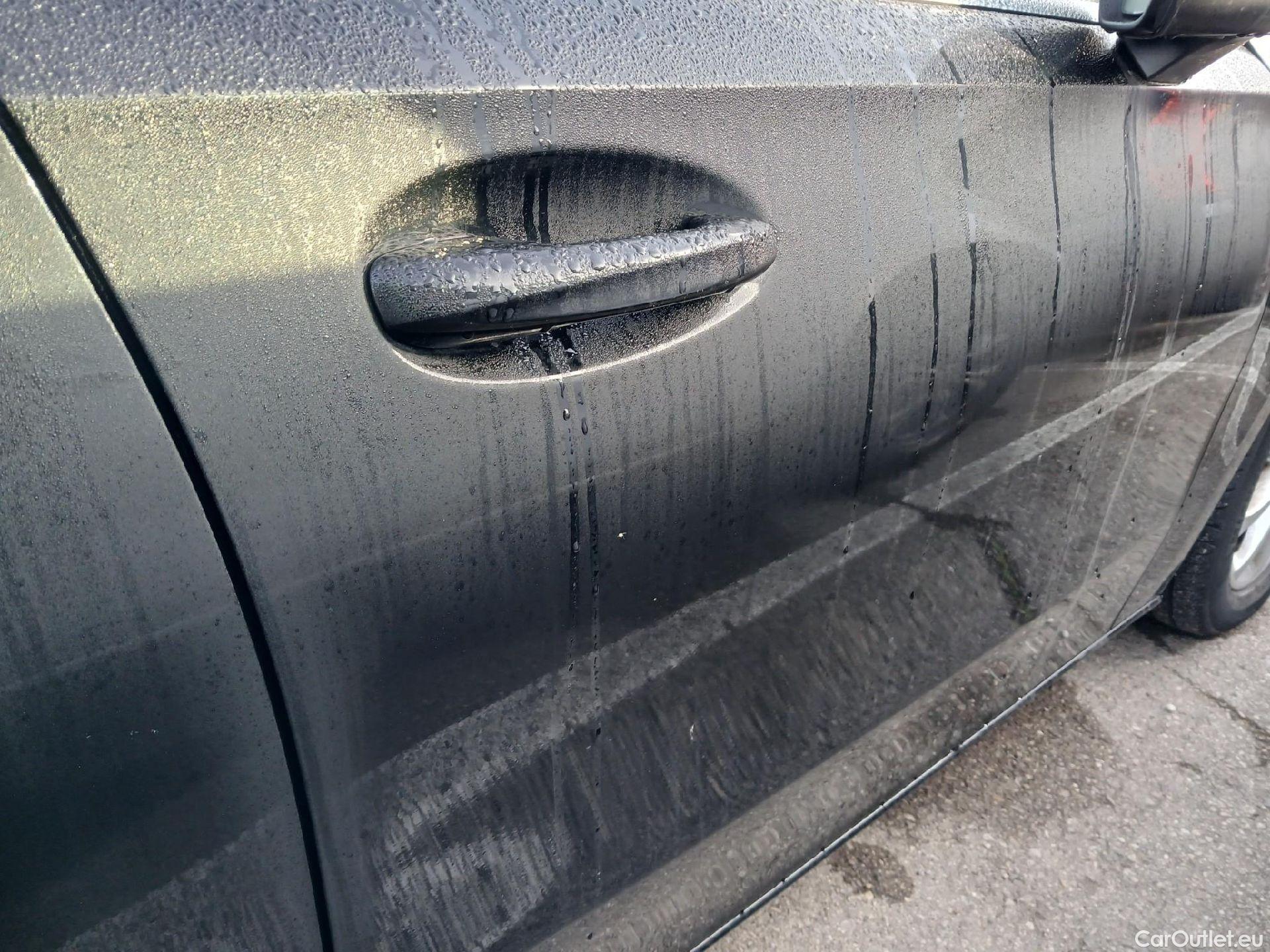  Mercedes  A-Klasse MERCEDES-BENZ Clase A / 2018 / 5P / berlina con portón A 180 d #25