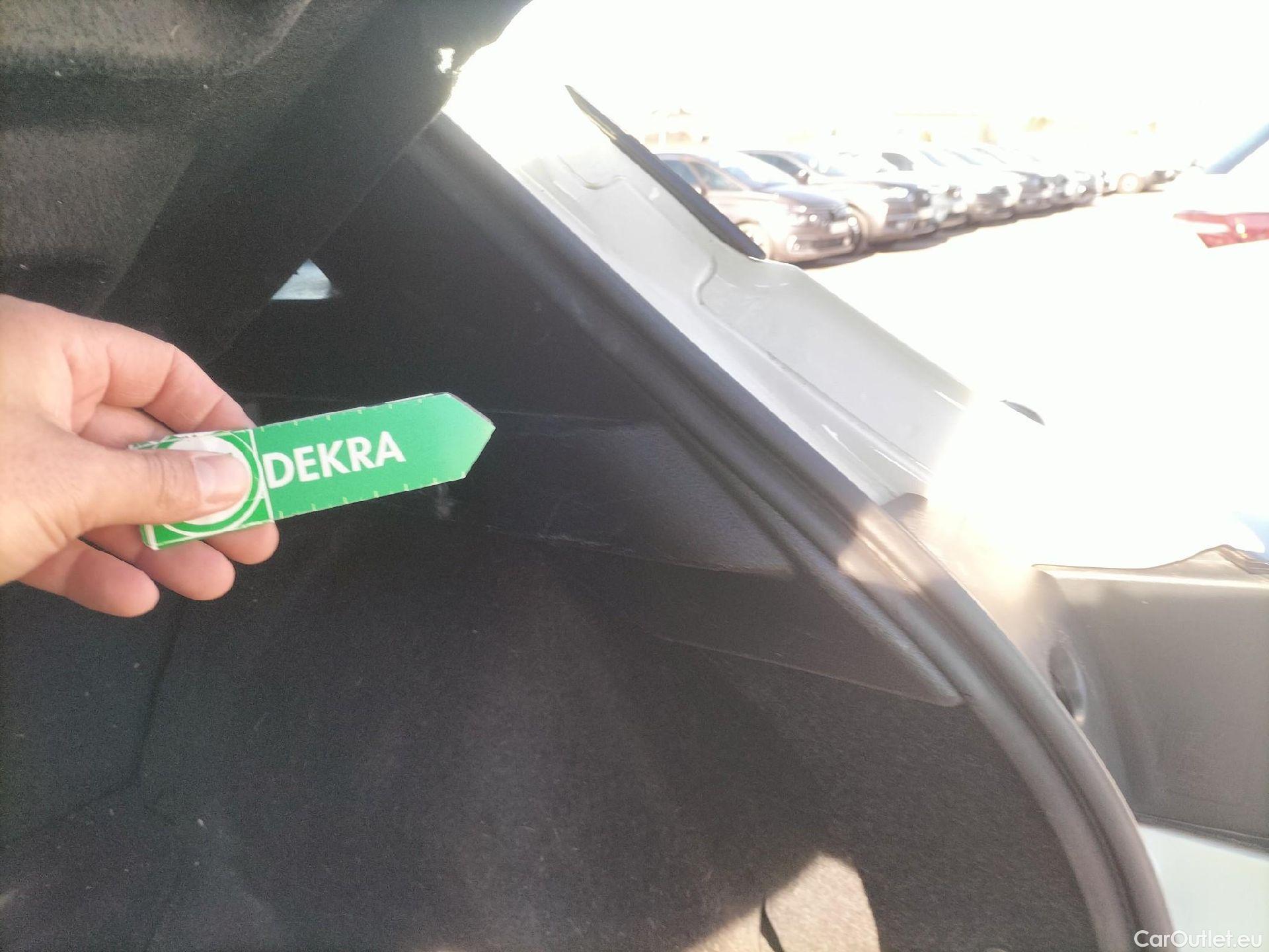  Nissan  Qashqai NISSAN  / 2021 / 5P / todoterreno DIG-T 103kW (140CV) mHEV 4x2 Acenta #47