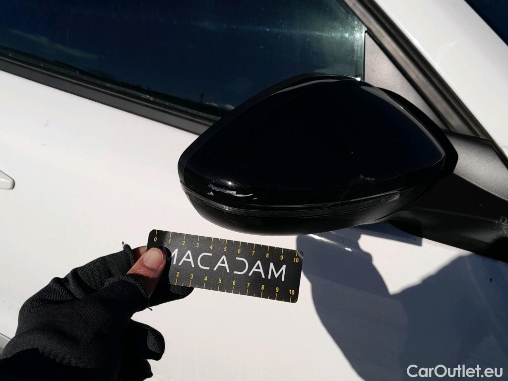  Peugeot  2008 PEUGEOT  / 2019 / 5P / todoterreno Allure BlueHDI 81kW (110CV) #14