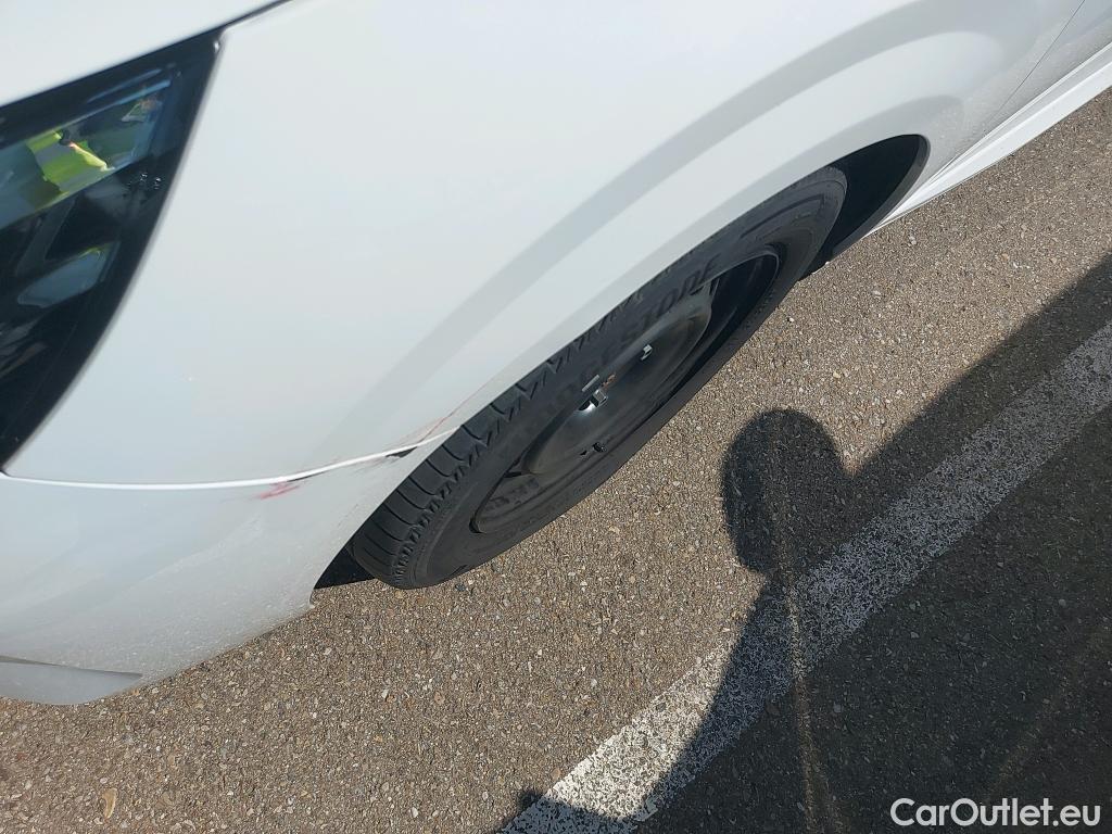  Peugeot  208 PEUGEOT  / 2019 / 5P / berlina con portón PureTech 55kW (75CV) Like #30