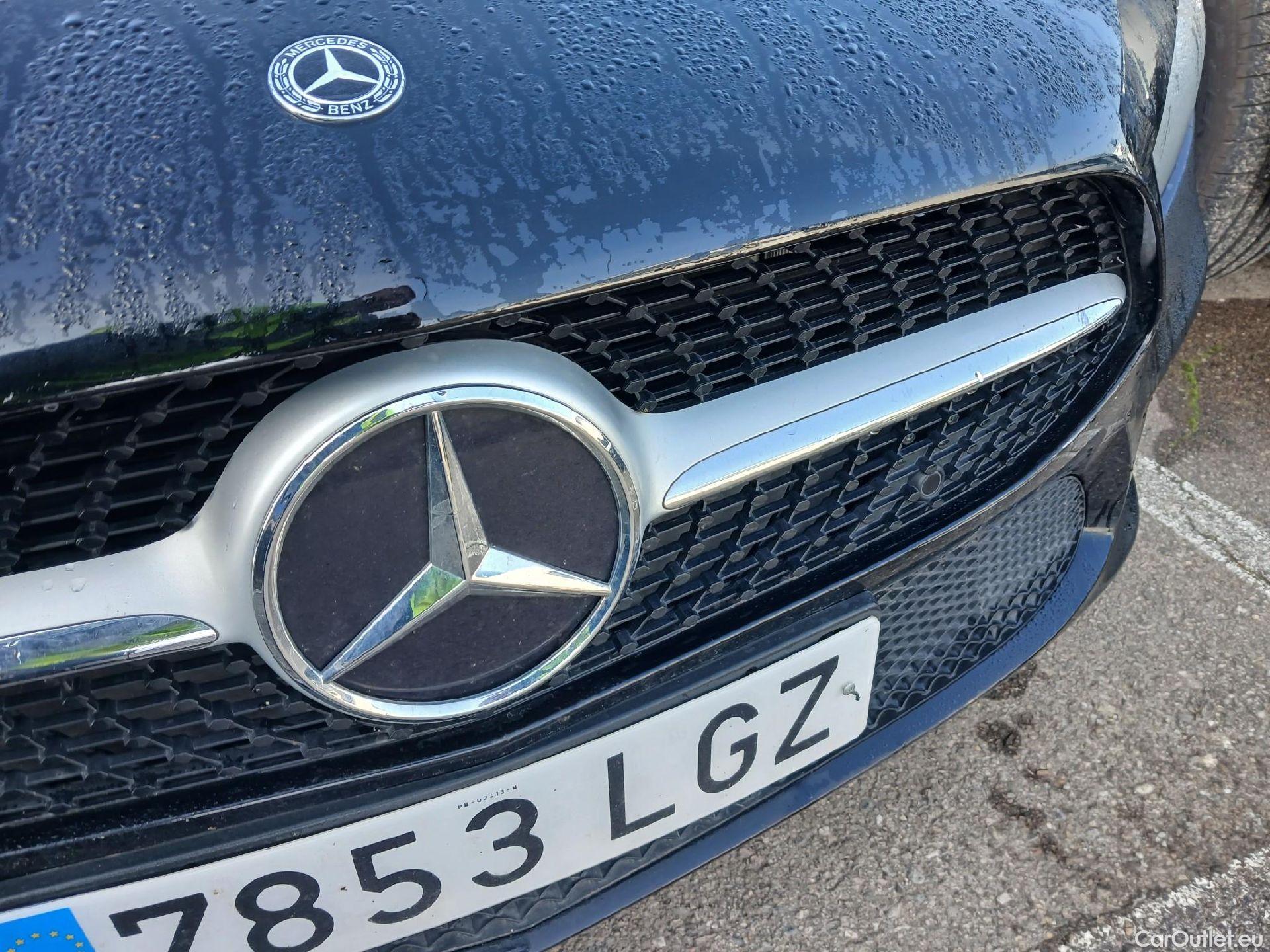  Mercedes  A-Klasse MERCEDES-BENZ Clase A / 2018 / 5P / berlina con portón A 180 d #4