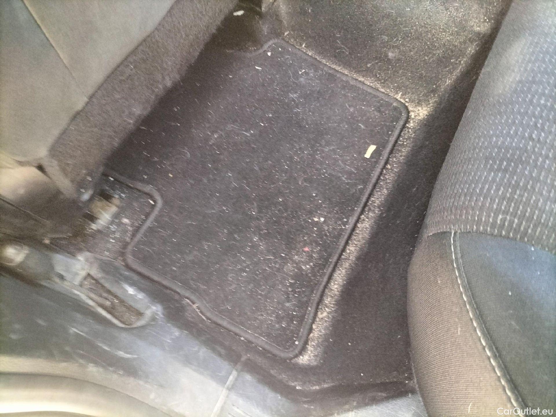  Nissan  Qashqai NISSAN  / 2021 / 5P / todoterreno DIG-T 103kW (140CV) mHEV 4x2 Acenta #25