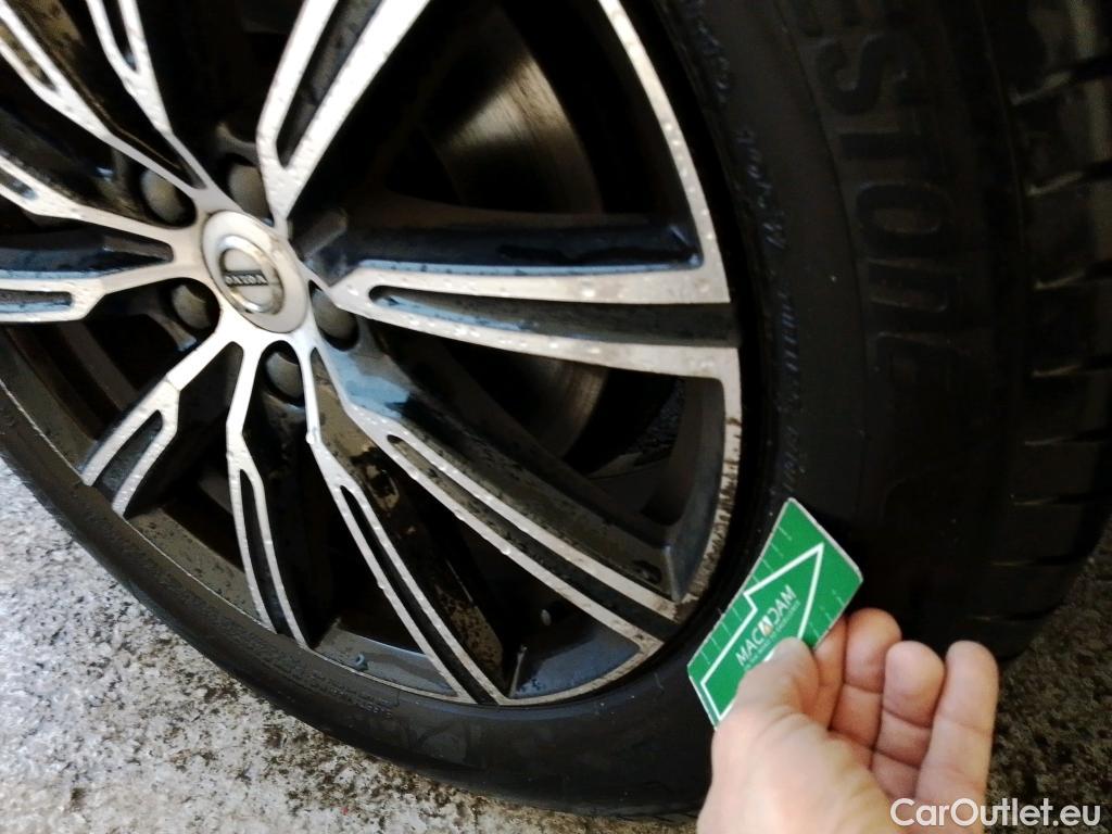  Volvo  XC60 VOLVO  / 2017 / 5P / todoterreno 2.0 T8 AWD Inscription Auto #2