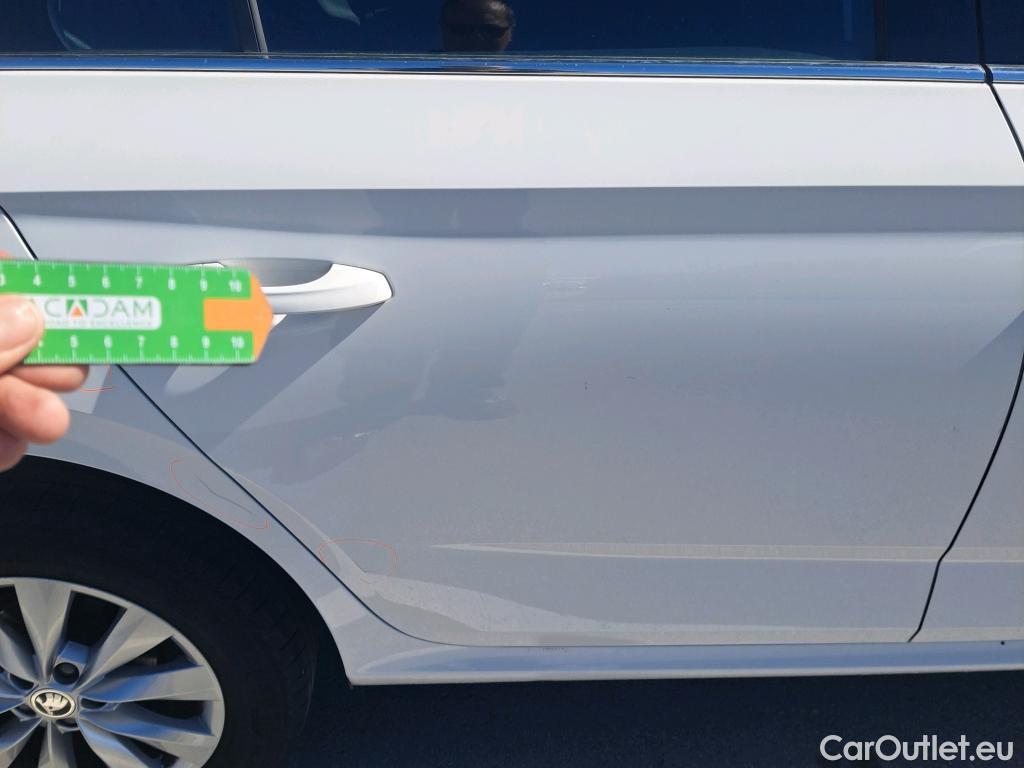  Skoda  KAMIQ SKODA  1.0 TSI 81kW (110CV) DSG Ambition #12