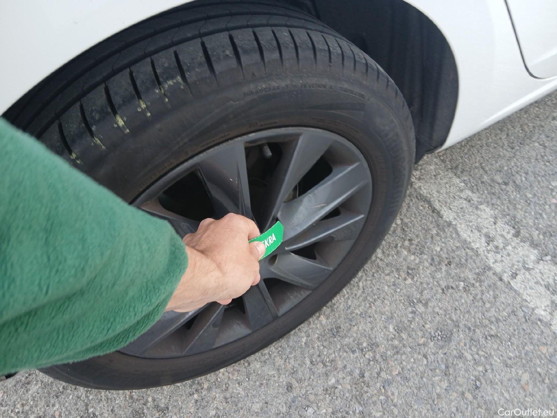  Seat  Leon SEAT León / 2016 / 5P / berlina con portón 1.5 TSI 95kW (130CV) St&Sp Style Visio Edition #13