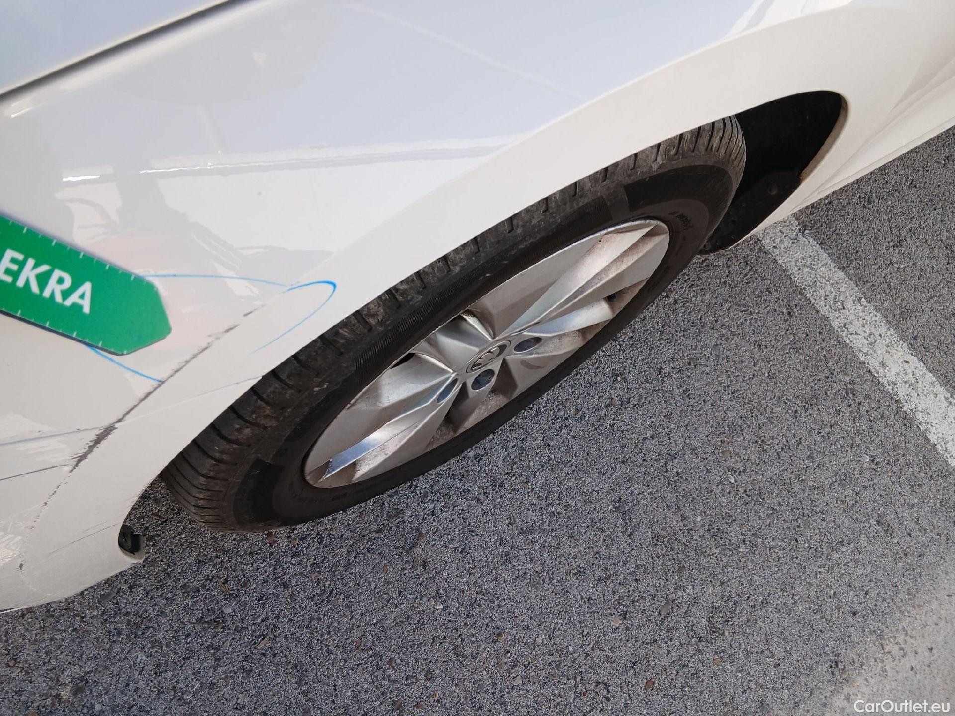  Skoda  Octavia SKODA  / 2020 / 5P / berlina con portón 2.0 TDI 85kW (115 CV) Manual Ambition #11