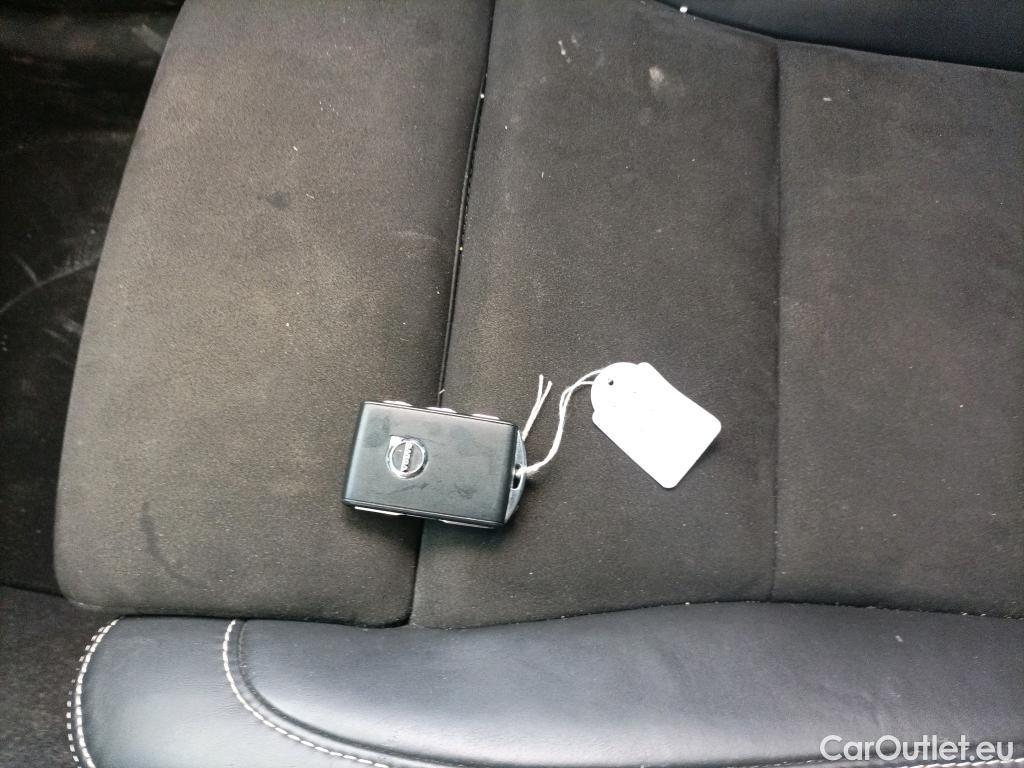  Volvo  XC 40 VOLVO XC40 / 2017 / 5P / todoterreno 1.5 T4 Twin Recharge R-Design Auto #2