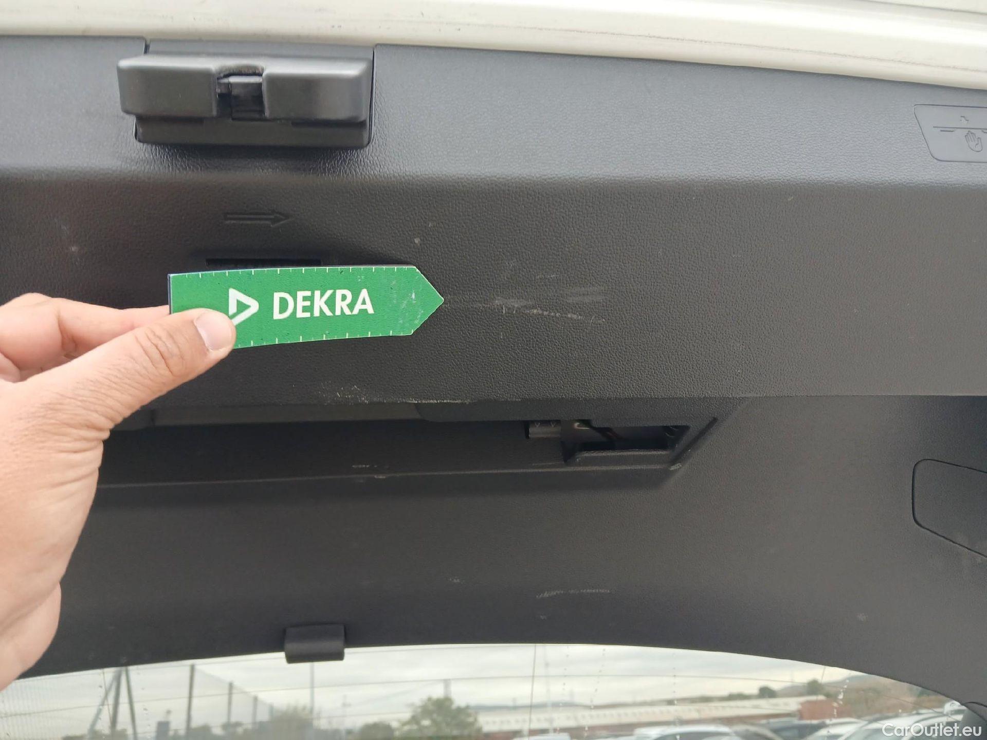  Volkswagen  Golf  VOLKSWAGEN / 2020 / 5P / berlina con portón Style 1.5 eTSI 110kW (150CV) DSG #3