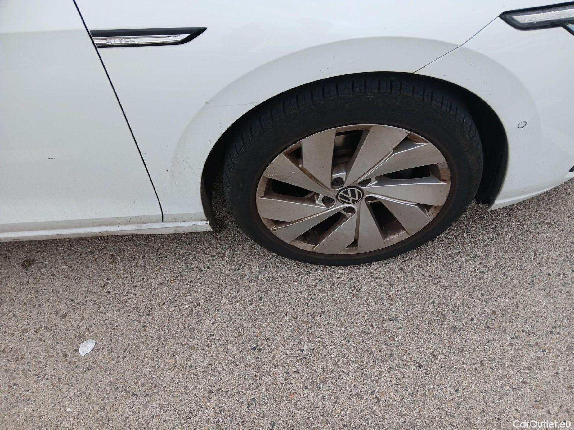  Volkswagen  Golf  VOLKSWAGEN / 2020 / 5P / berlina con portón Style 1.5 eTSI 110kW (150CV) DSG #6
