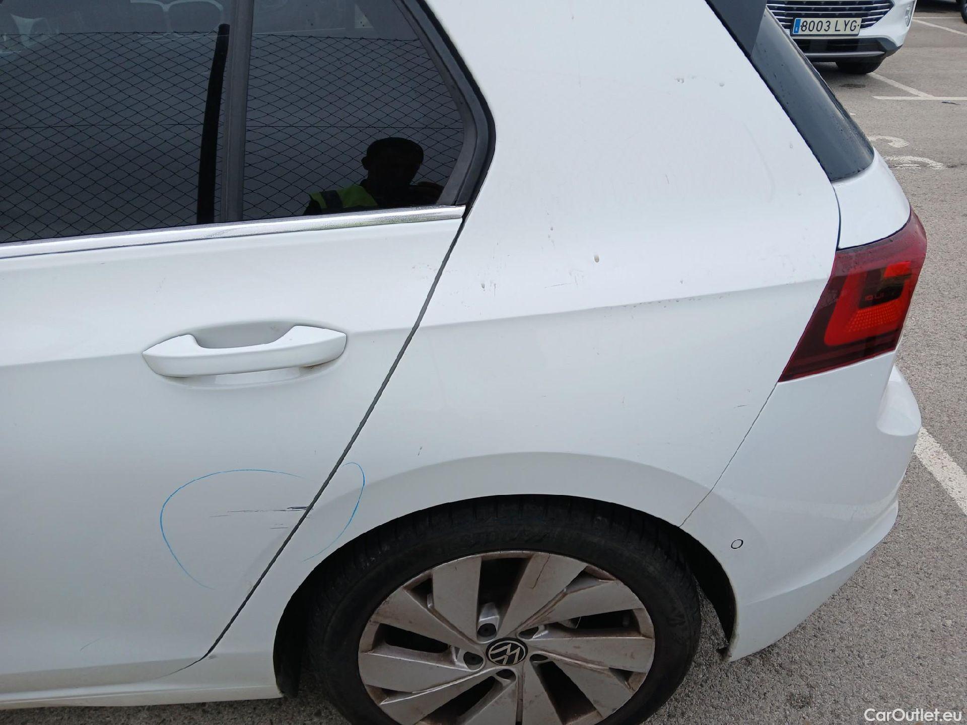  Volkswagen  Golf  VOLKSWAGEN / 2020 / 5P / berlina con portón Style 1.5 eTSI 110kW (150CV) DSG #18