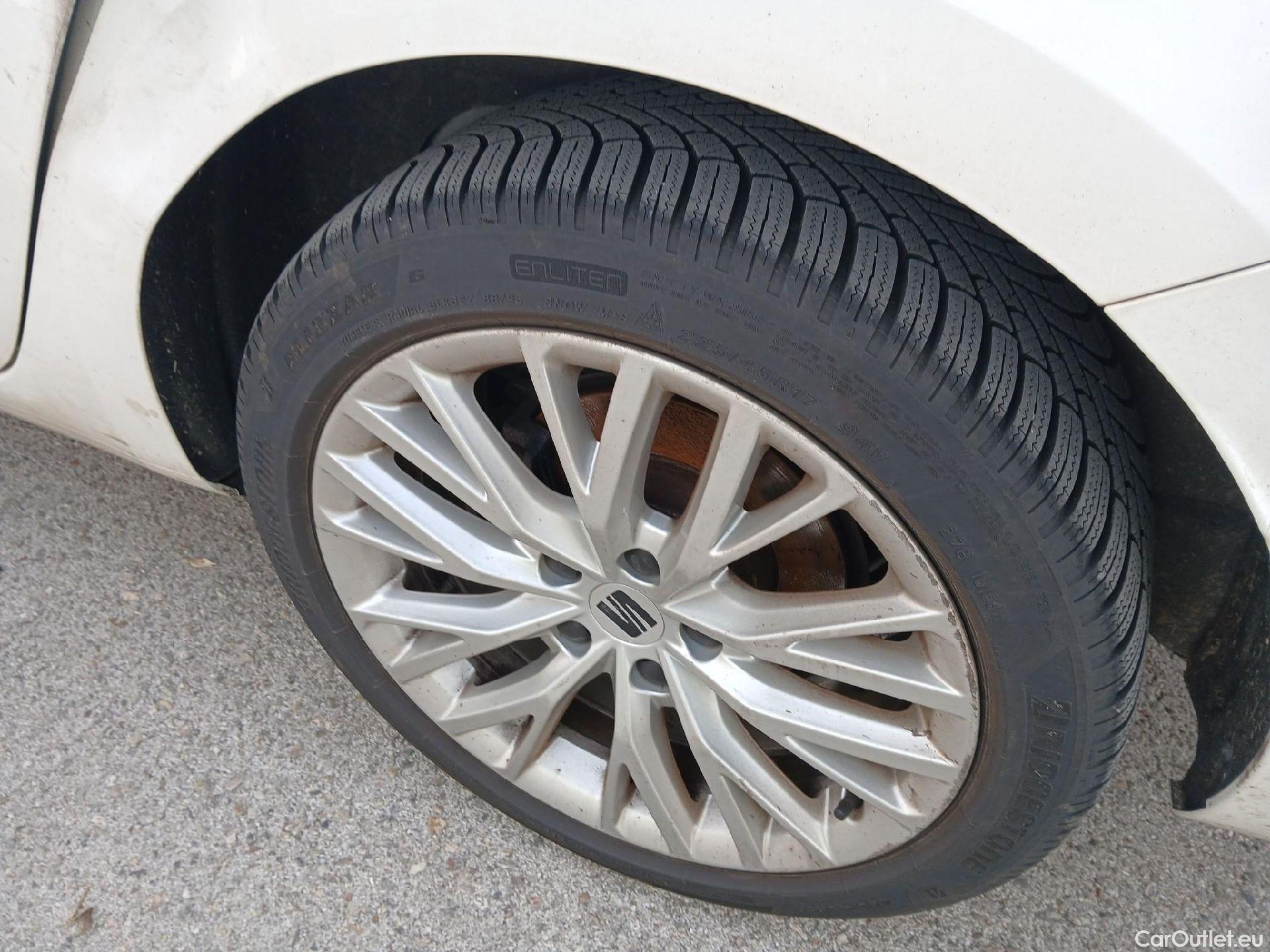  Seat  Leon SEAT Nuevo León / 2020 / 5P / familiar SP 1.4 e-Hybrid DSG S&S Xcellence Go L #28