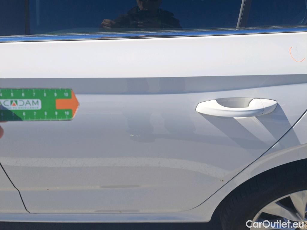  Skoda  KAMIQ SKODA  1.0 TSI 81kW (110CV) DSG Ambition #16