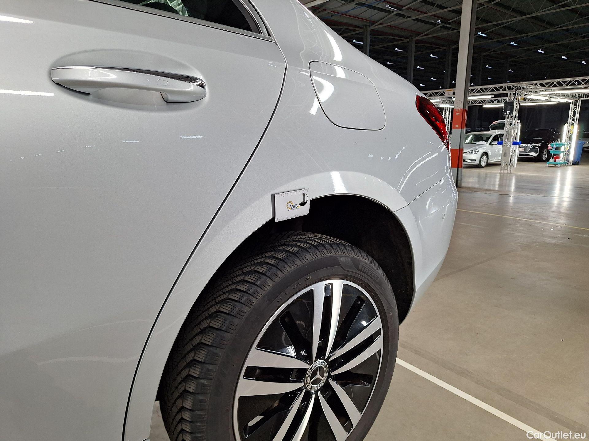  Mercedes  A-Klasse Mercedes, A-Class Berline '18, Mercedes-Benz  Limousine A 180d Business S #12