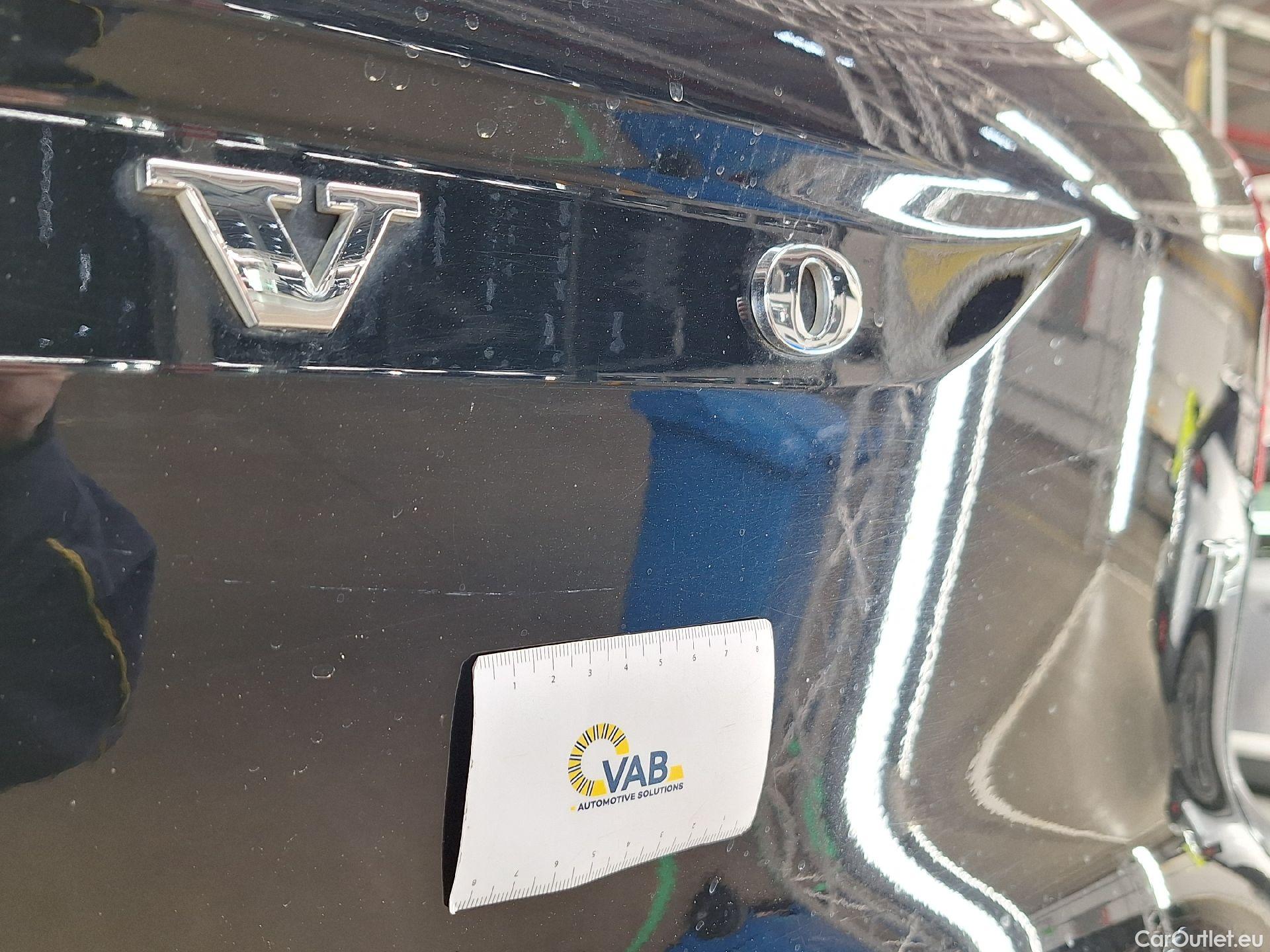  Volvo  XC 40 Volvo, XC40 '17, Volvo XC40 T2 Momentum Core 5d #34