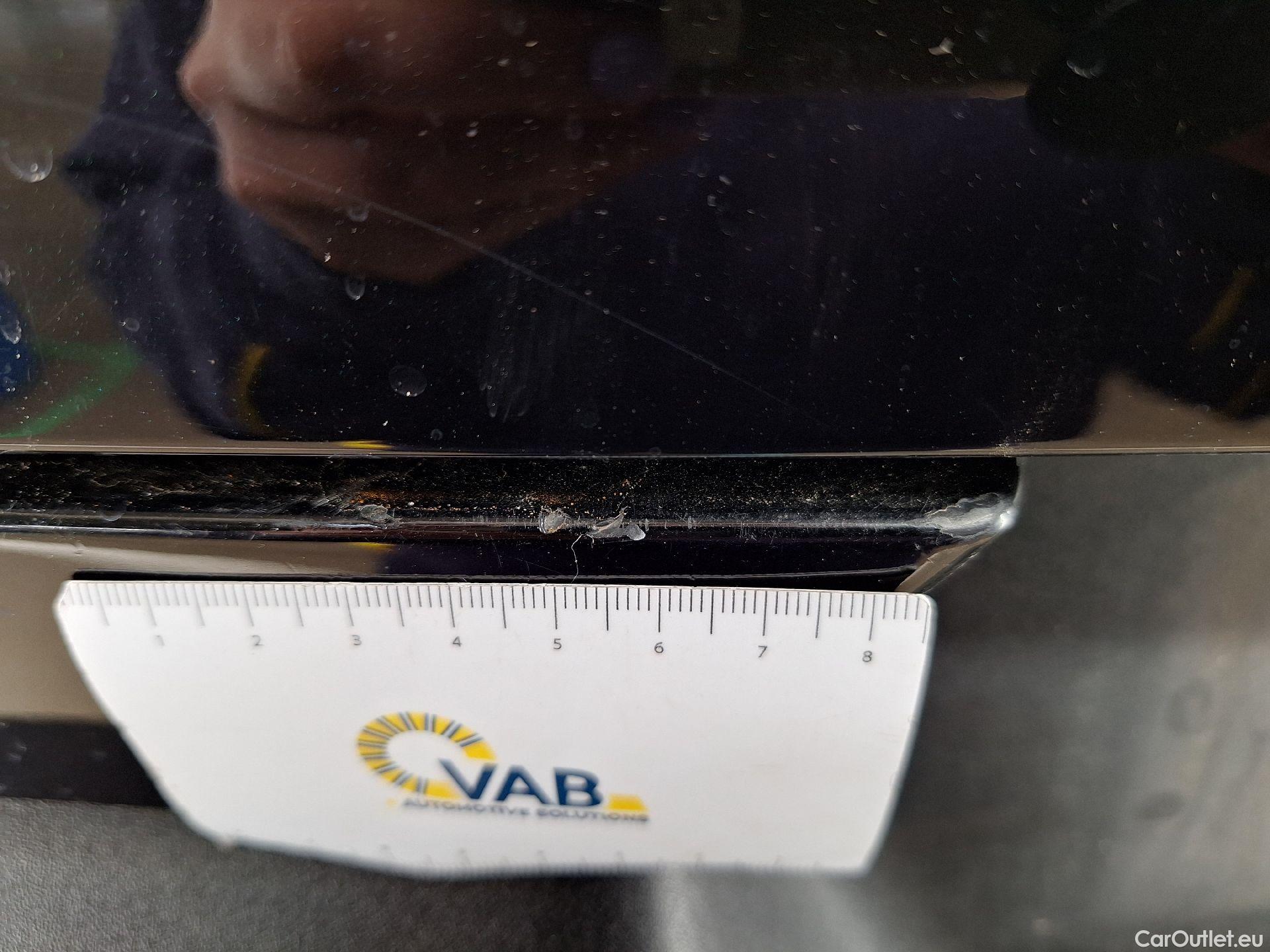  Volvo  XC 40 Volvo, XC40 '17, Volvo XC40 T2 Momentum Core 5d #29