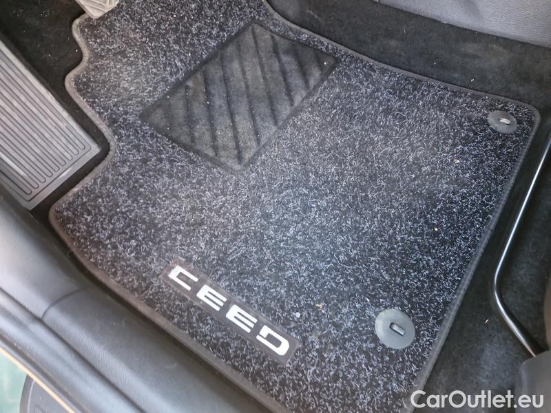  KIA  Cee'd Ceed Sportswagon (2018->) Ceed SW 1.5 T-GDI 118 Spin 5d #10