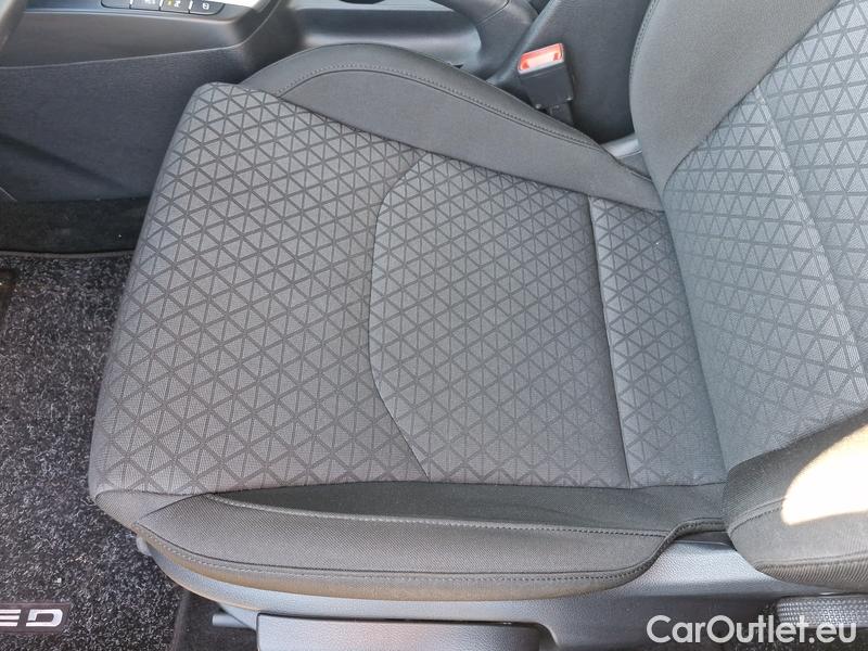  KIA  Cee'd Ceed Sportswagon (2018->) Ceed SW 1.5 T-GDI 118 Spin 5d #6