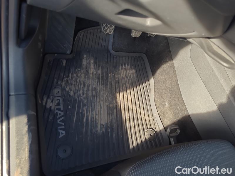  Skoda  Octavia  Combi (NX3)(2020) Oct.Combi 2.0TDI 85 Ambition #4