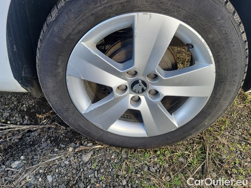  Skoda  Fabia  Combi (2015) Com.1.0TSI 70 Ambition 5d #9