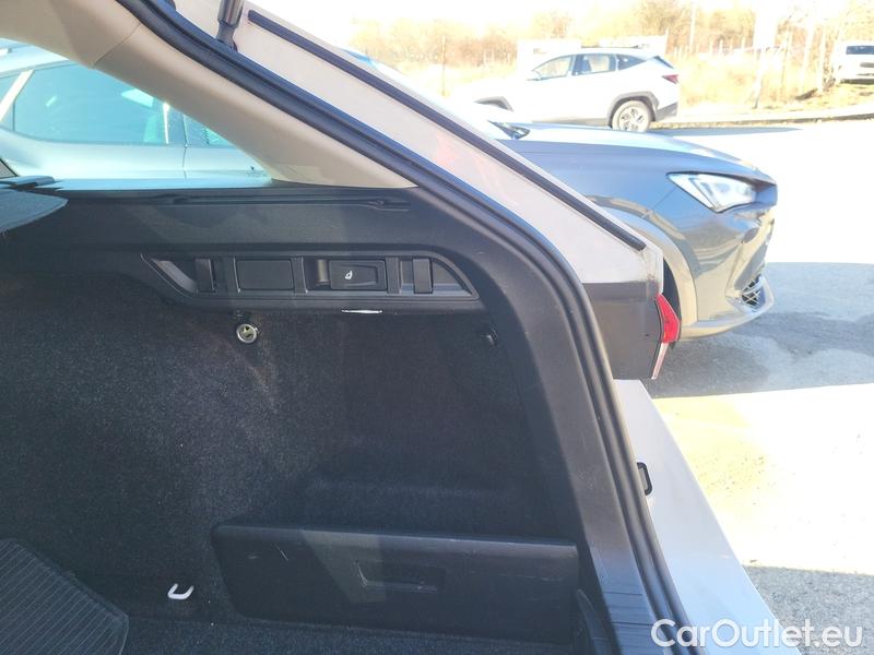  Skoda  Octavia  Combi (NX3)(2020) Oct.Combi 1.5TSI 110 Style #12