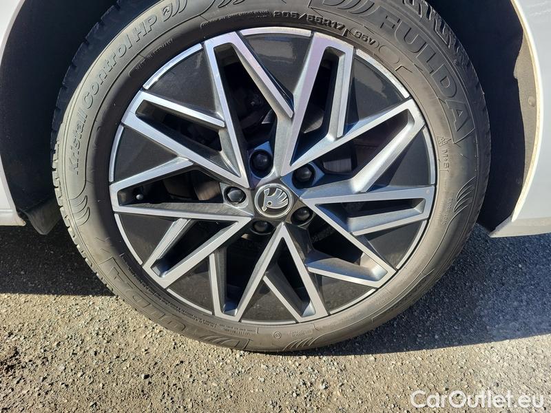  Skoda  Octavia  Combi (NX3)(2020) Oct.Combi 1.5TSI 110 Style #9