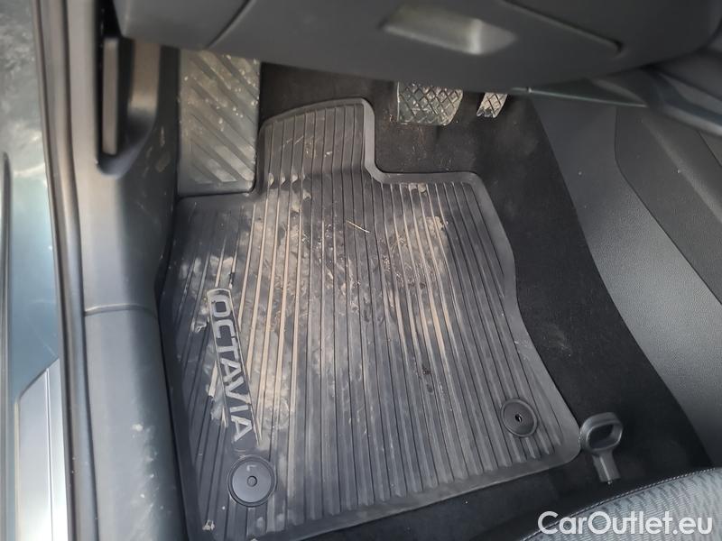  Skoda  Octavia  Lim. (NX3)(2020) Oct. 2.0TDI 110 Style AT 5d #6