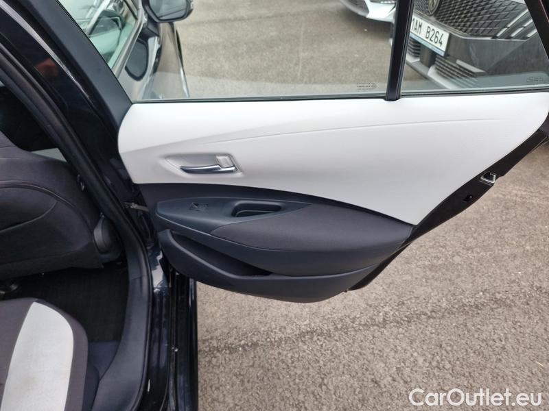  Toyota  Corolla  TouringSports (E21) (2019)  TS 2.0Hyb.Com.T.S.T.AT #37