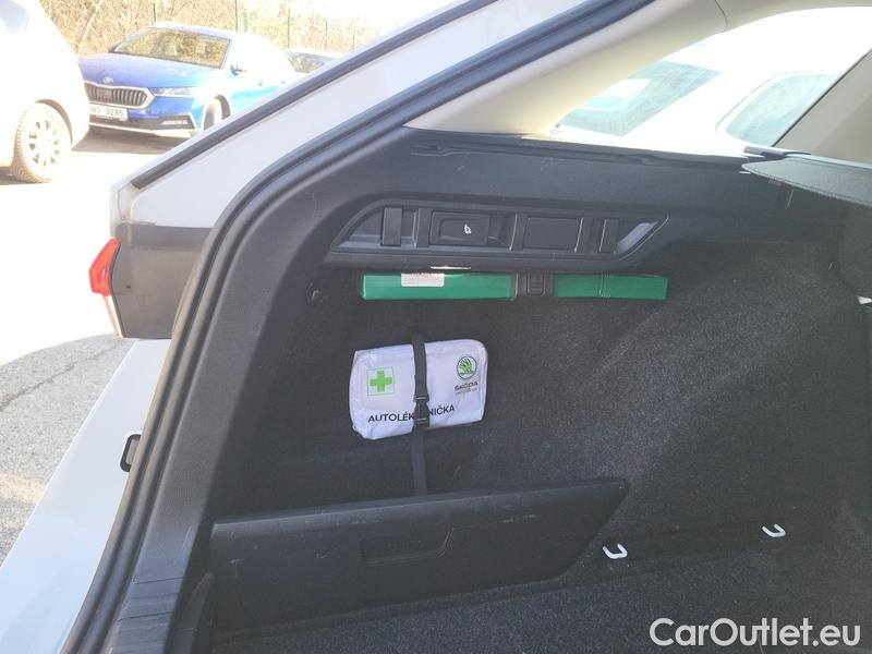  Skoda  Octavia  Combi (NX3)(2020) Oct.Combi 1.5TSI 110 Style #13