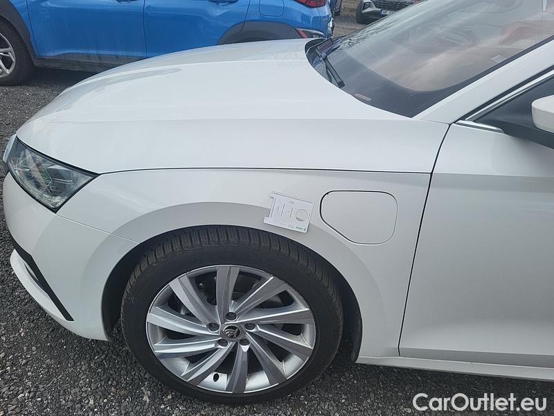  Skoda  Octavia  Combi (NX3)(2020) Oct.Com.1.4TSI 150 Style AT #4