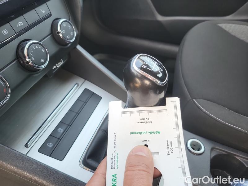  Skoda  Octavia  Combi  (5E5)(03.2017->)  Com TDI 110 Ambition #4