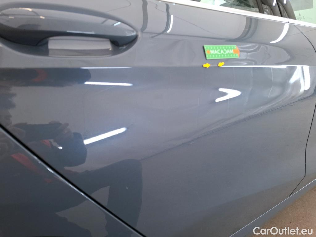  Bmw  Serie 1 BMW Série 1 / 2019 / 5P / Berline 1.5 118I DKG7 Business Design #41