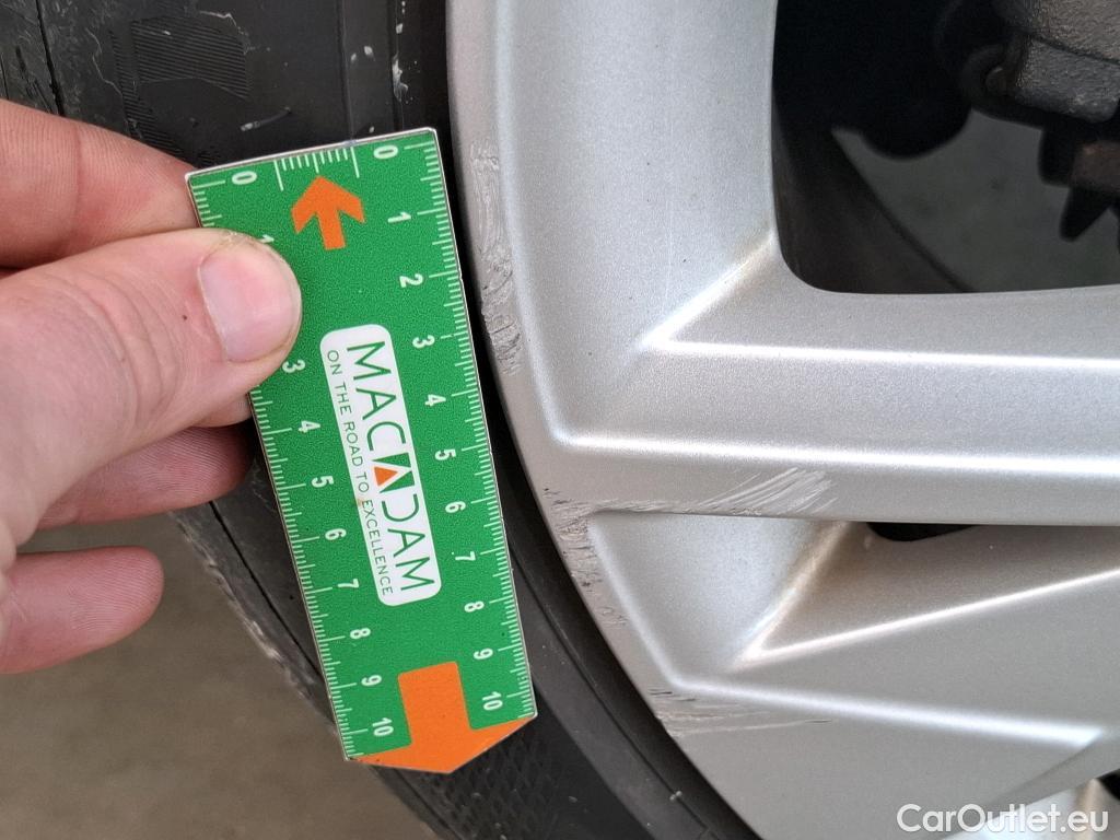  Audi  A3 AUDI  Sportback / 2020 / 5P / Berline 40 TFSI e 204 S Tronic Design Luxe #9