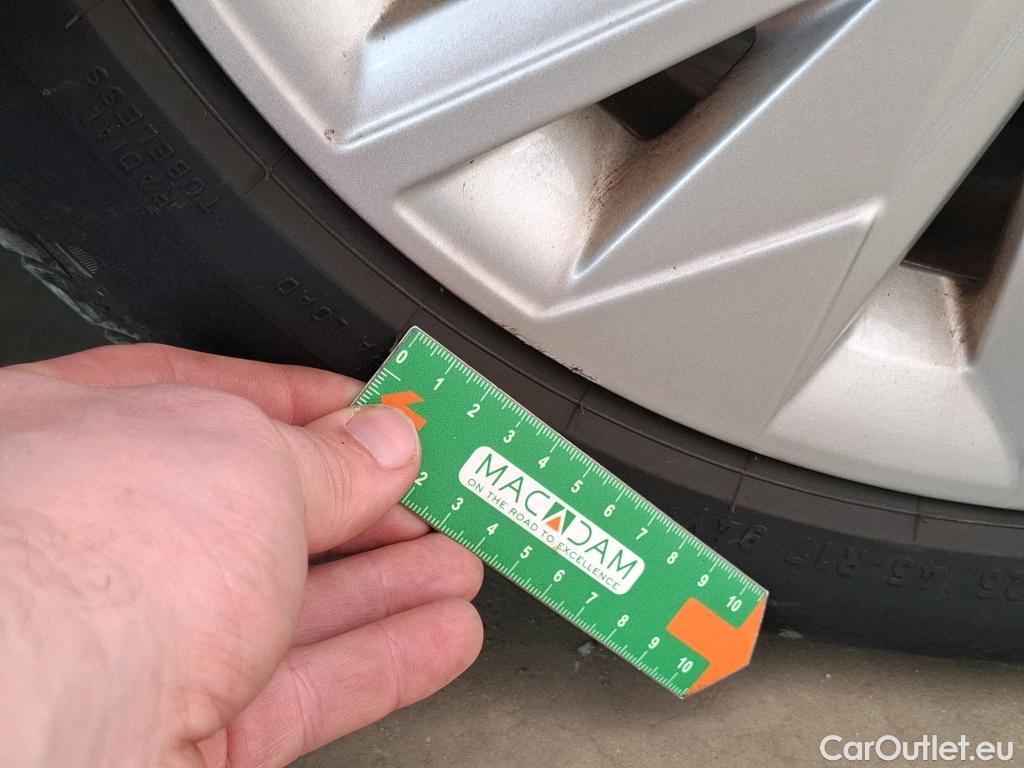  Audi  A3 AUDI  Sportback / 2020 / 5P / Berline 40 TFSI e 204 S Tronic Design Luxe #16