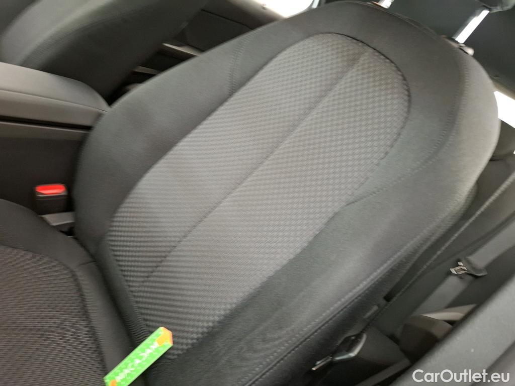  Bmw  Serie 1 BMW Série 1 / 2019 / 5P / Berline 1.5 118I DKG7 Business Design #40