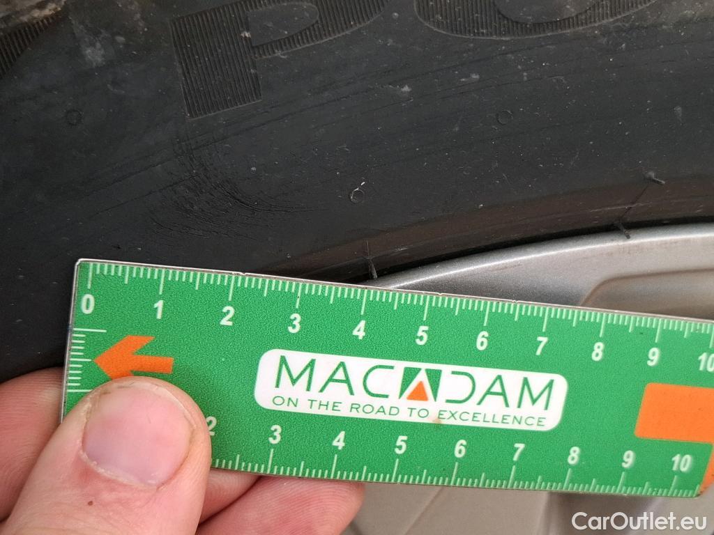  Audi  A3 AUDI  Sportback / 2020 / 5P / Berline 40 TFSI e 204 S Tronic Design Luxe #6